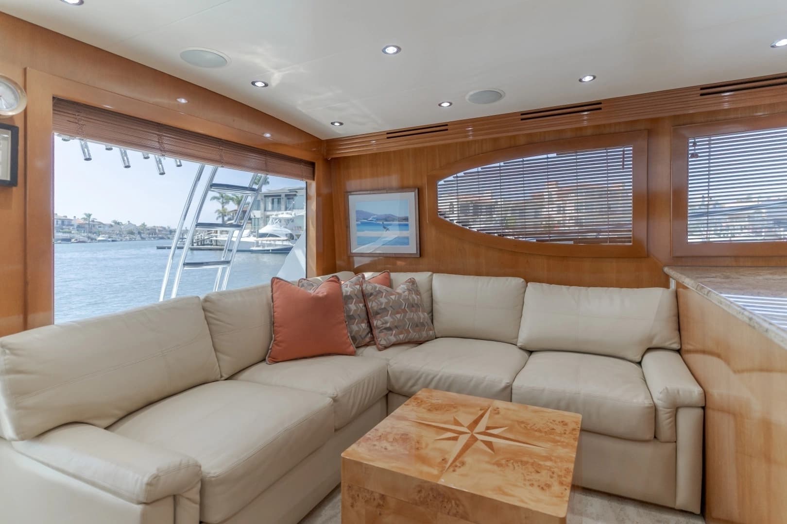 2003 Hatteras 54 Convertible - Image 6