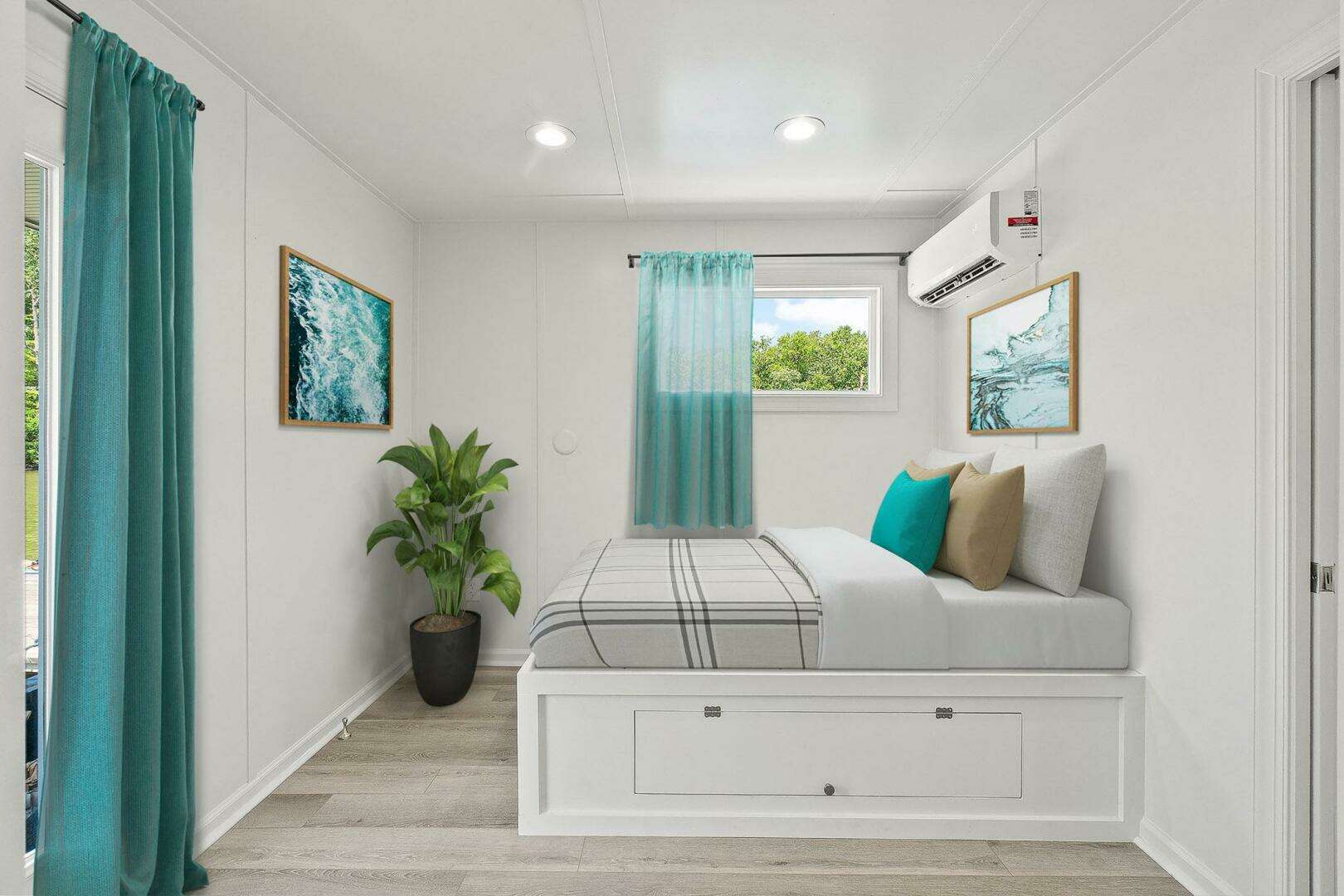 2025 Custom Hank's 40 Houseboat - Image 10