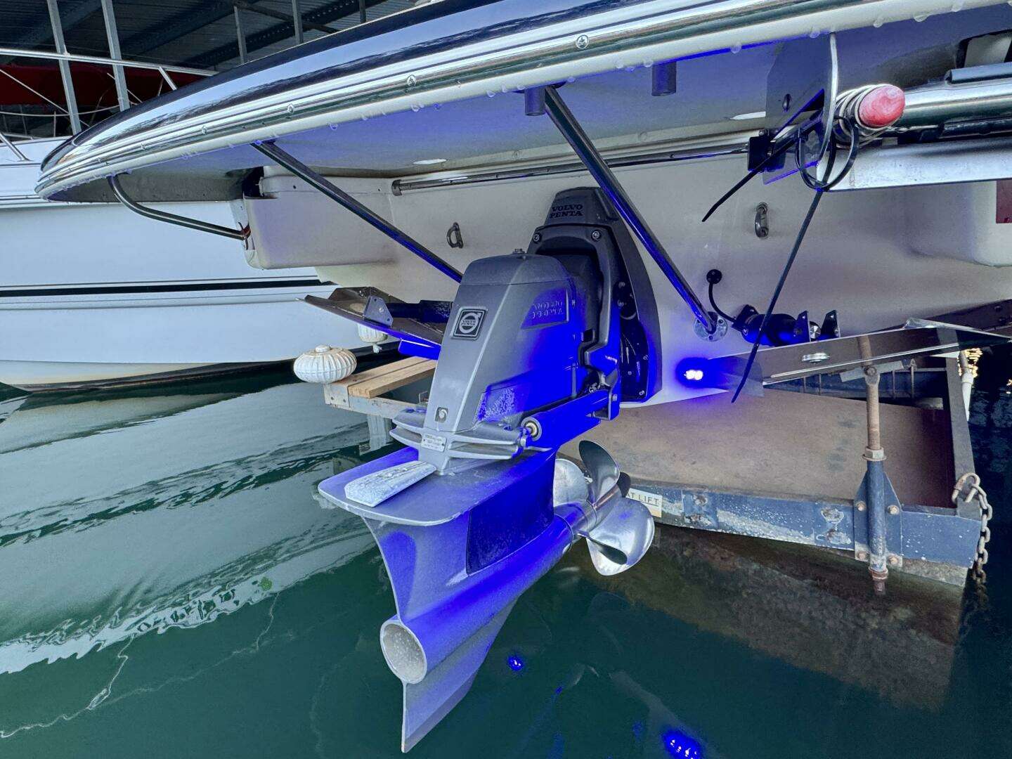 2018 Chris-Craft Launch 27 Heritage Trim Edition - Surf - Image 83
