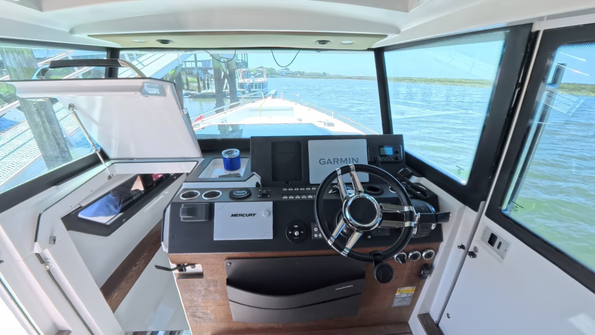 2019 Axopar 37 XC Cross Cabin - Image 10