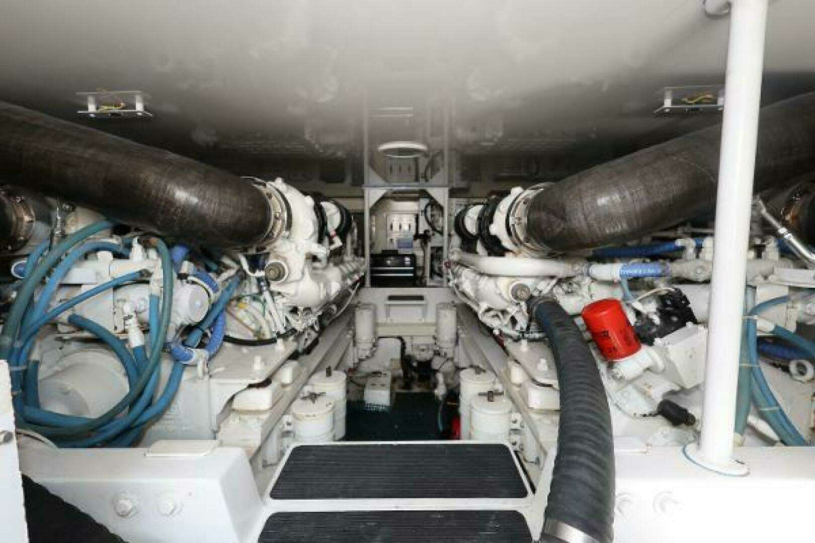 2005 Viking 52 Convertible - Image 35