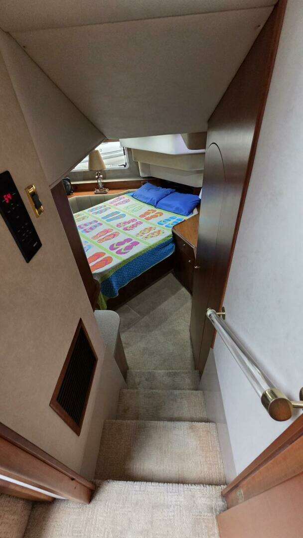 2000 Cruisers Yachts 4450 Express Motor Yacht - Image 53