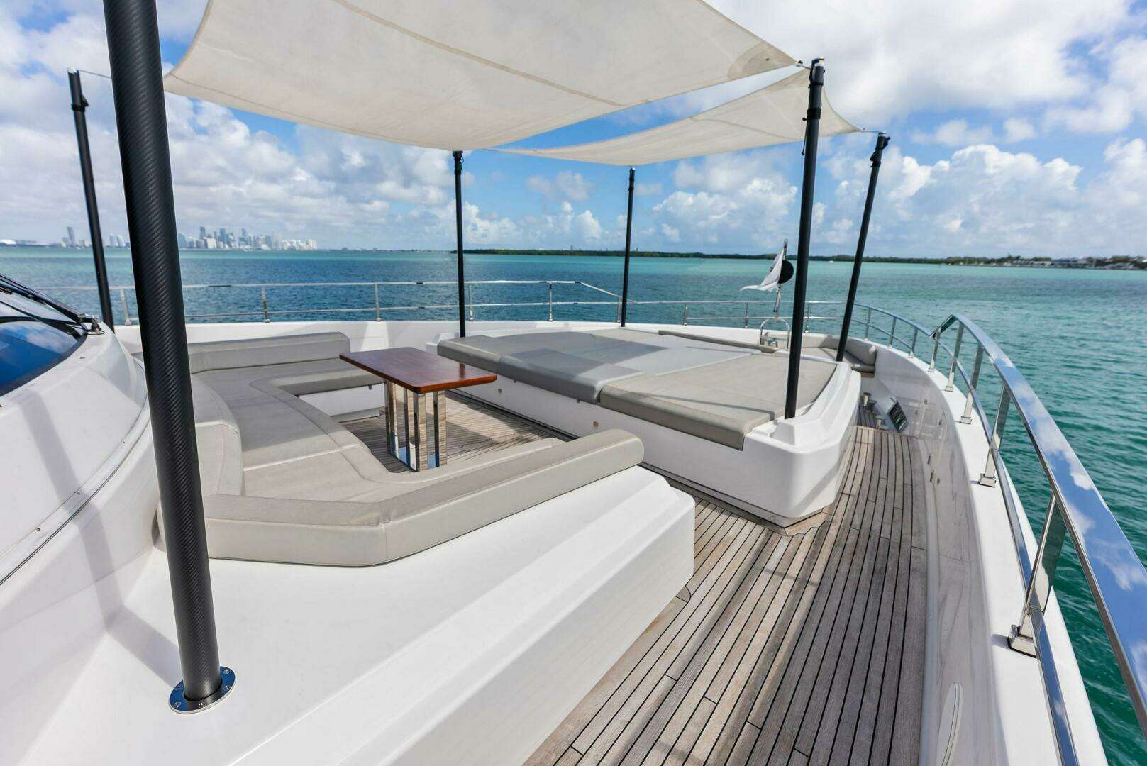 2023 Custom Line 33 Navetta - Image 15