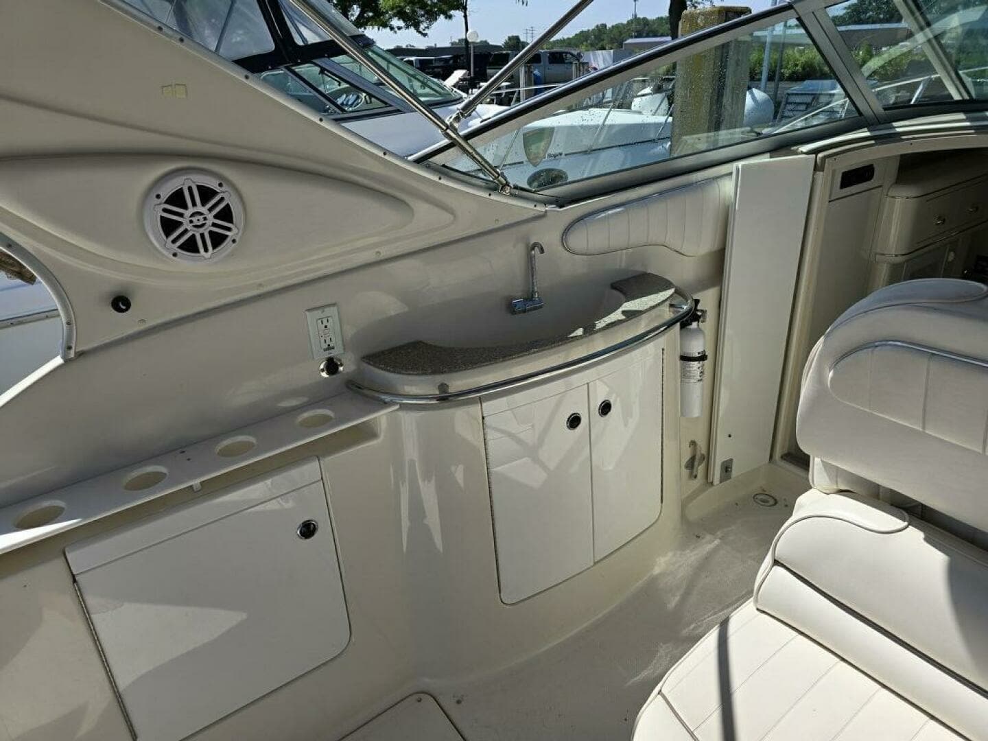 1999 Maxum 3000 SCR - Image 5