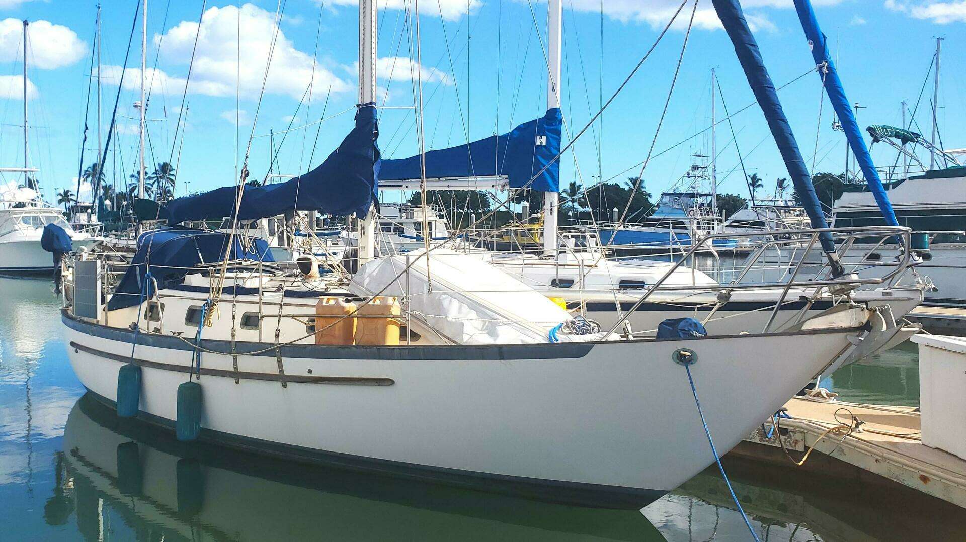 1989 Pacific Seacraft Cutter - Image 3