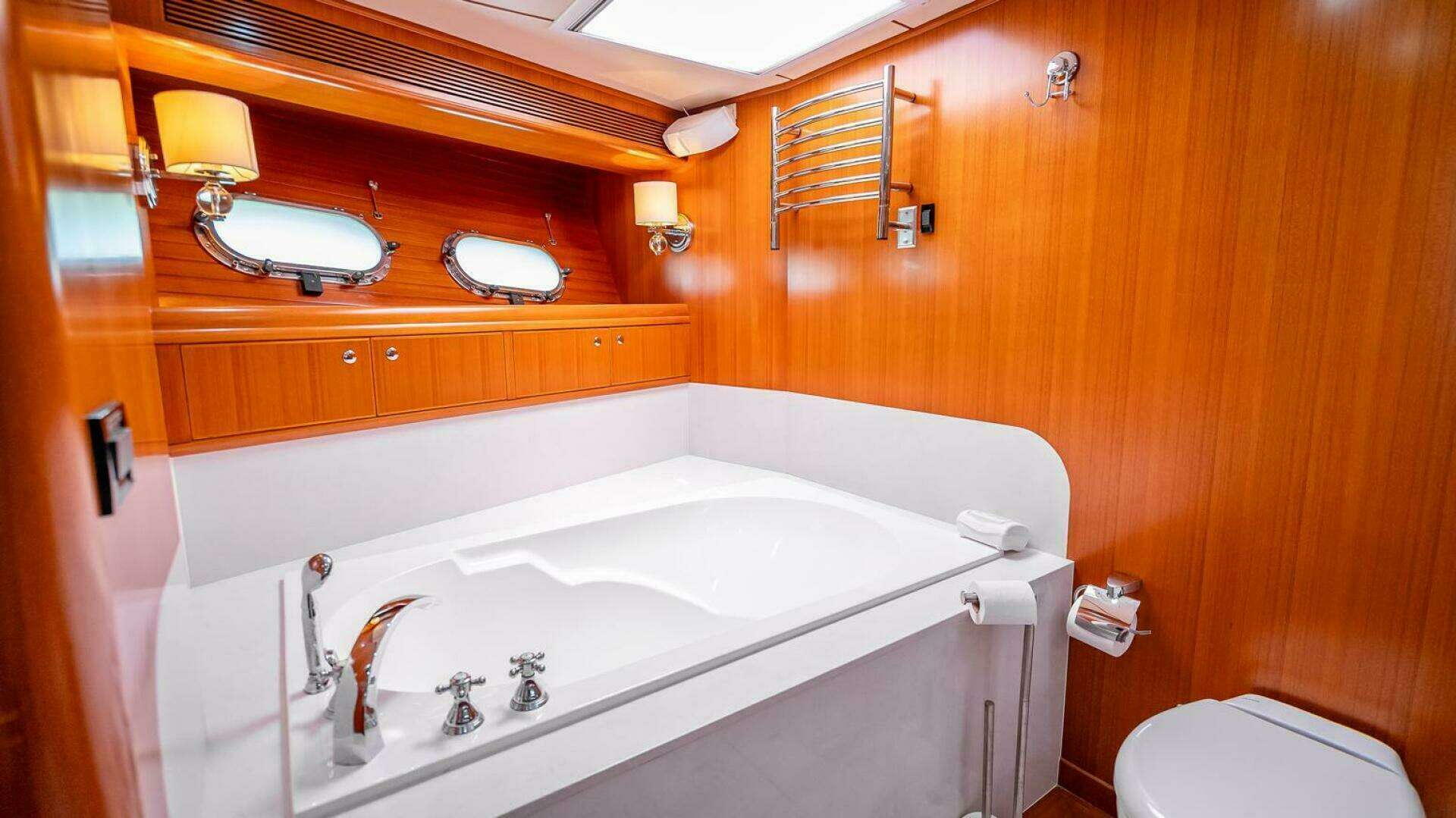 2009 Nordhavn 76 - Image 36