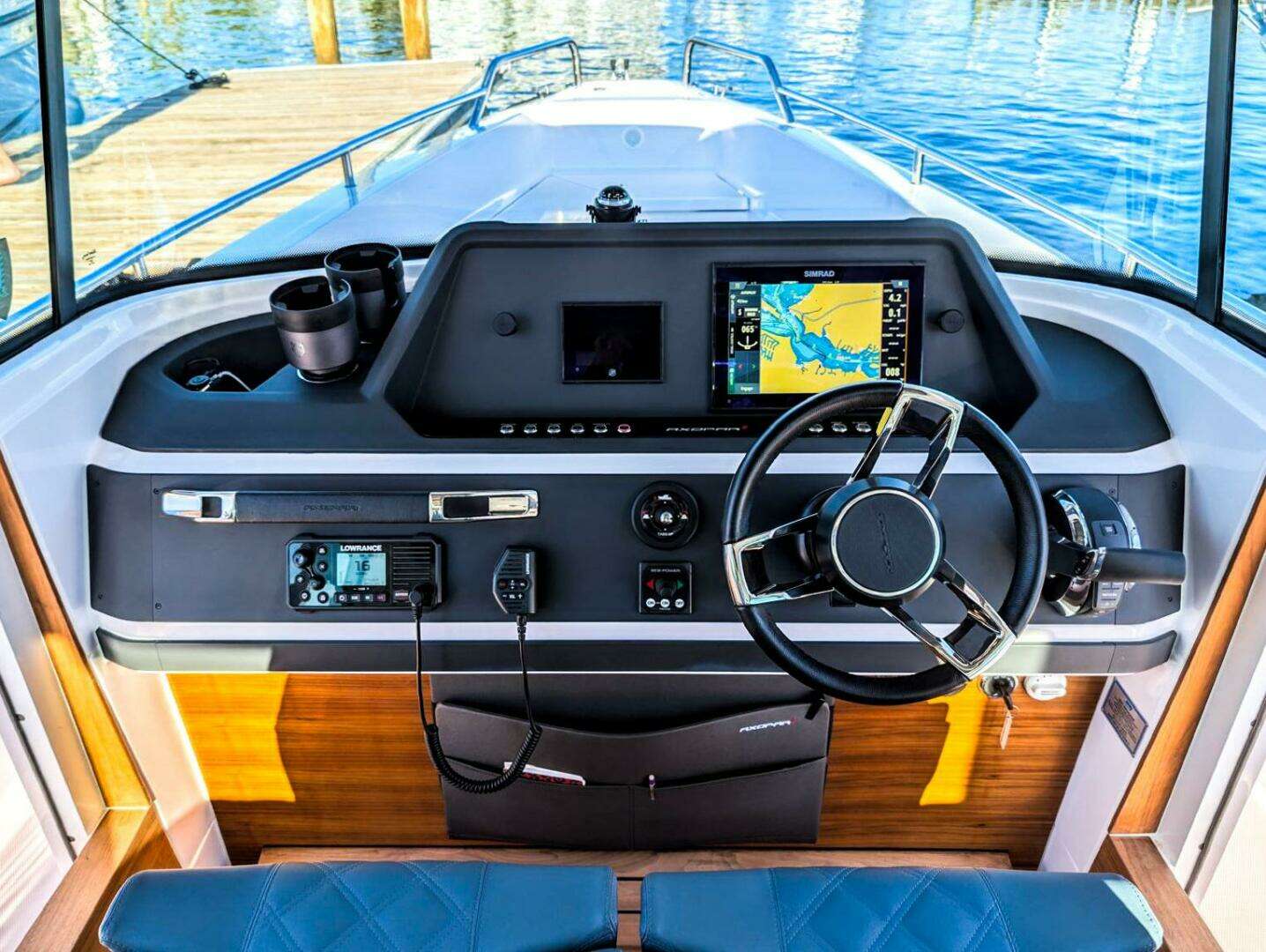2022 Axopar 28 CABIN - Image 9