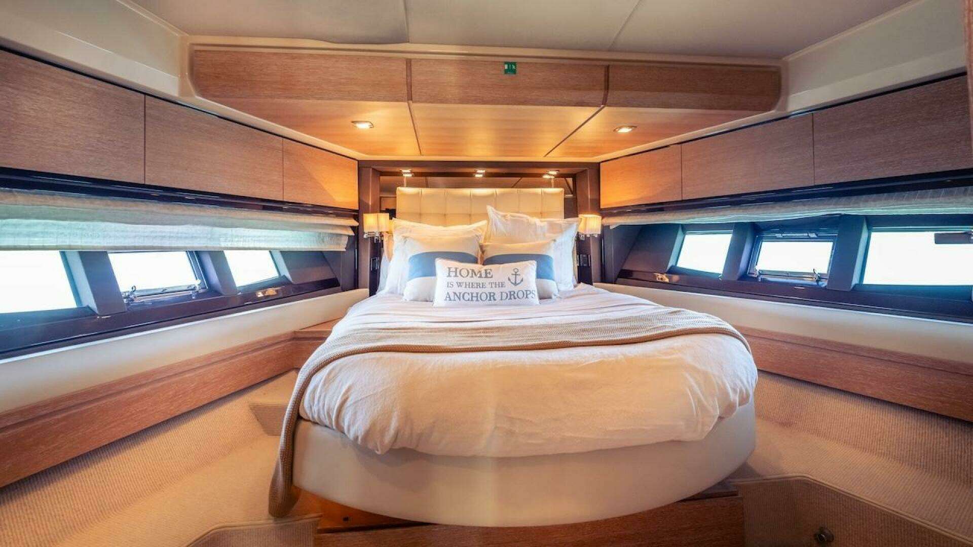 2012 Azimut Evolution - Image 38