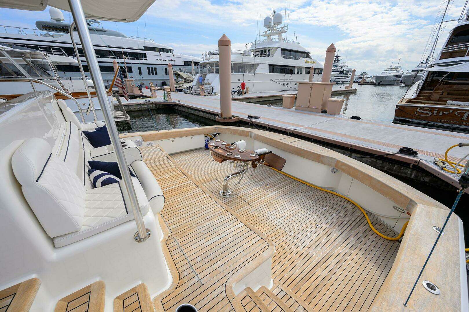 2017 Viking 92 Enclosed Bridge - Image 24