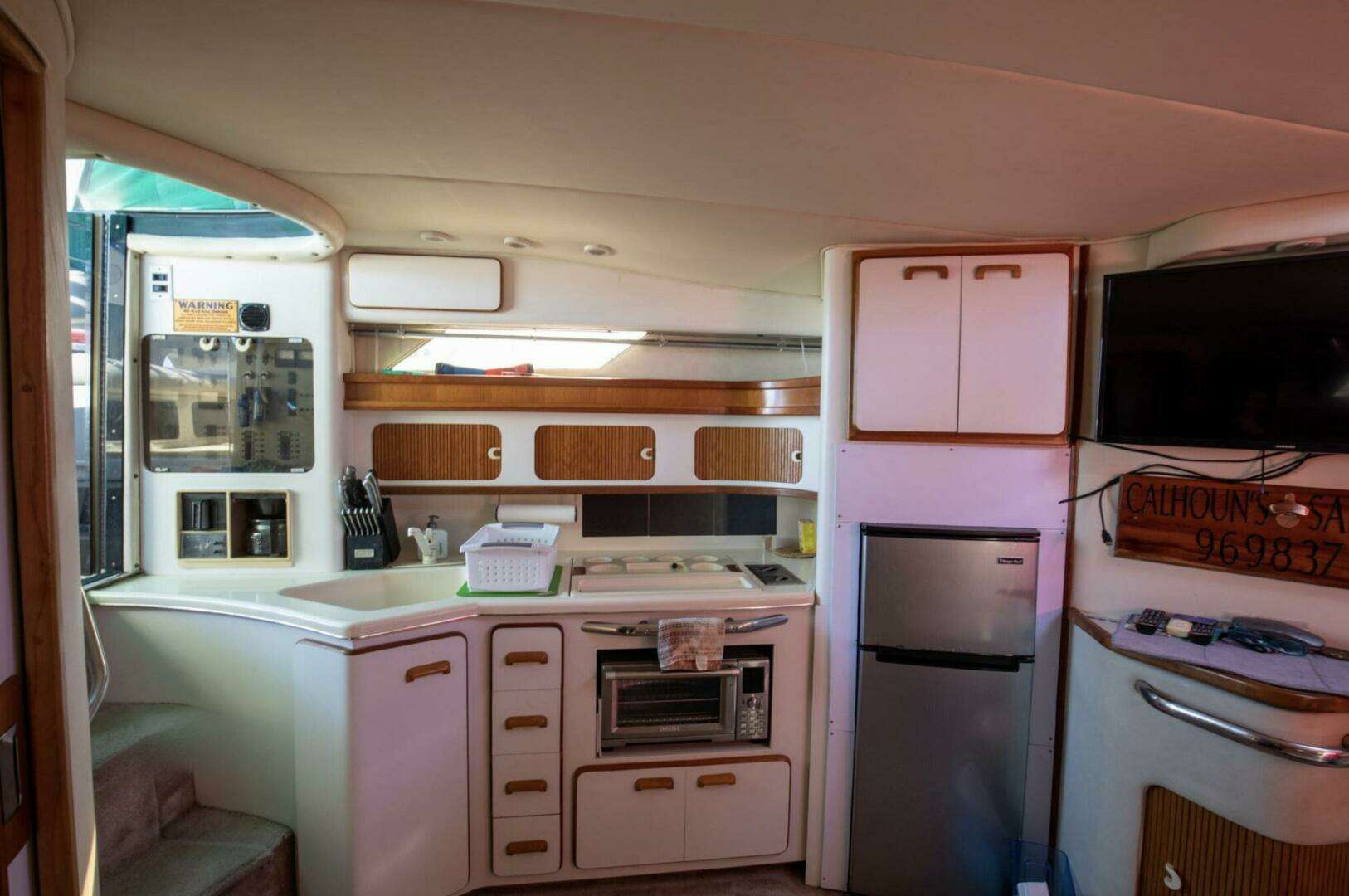 1990 Sea Ray 420 Sundancer - Image 27