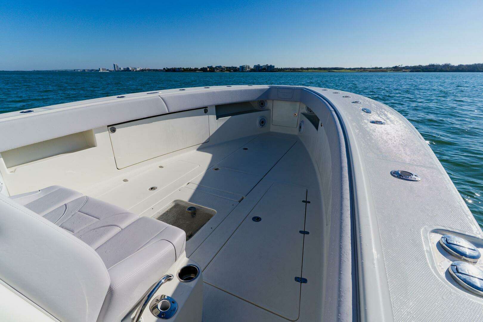2012 SeaVee 390B - Image 8