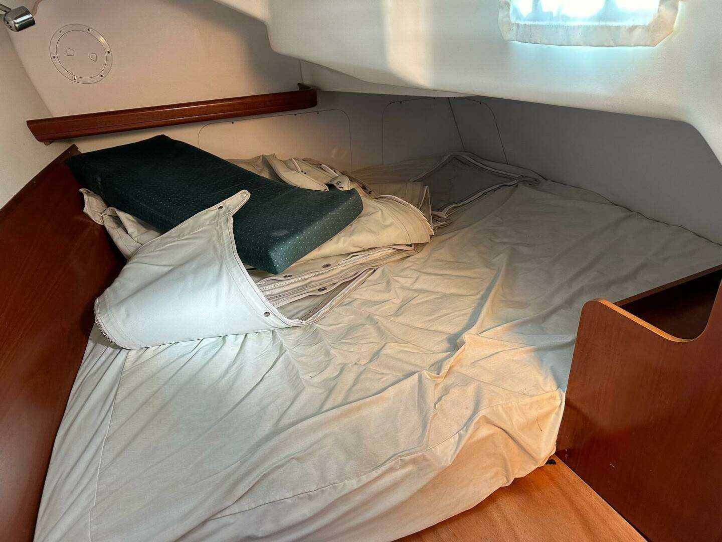 2000 Beneteau 331 - Image 33