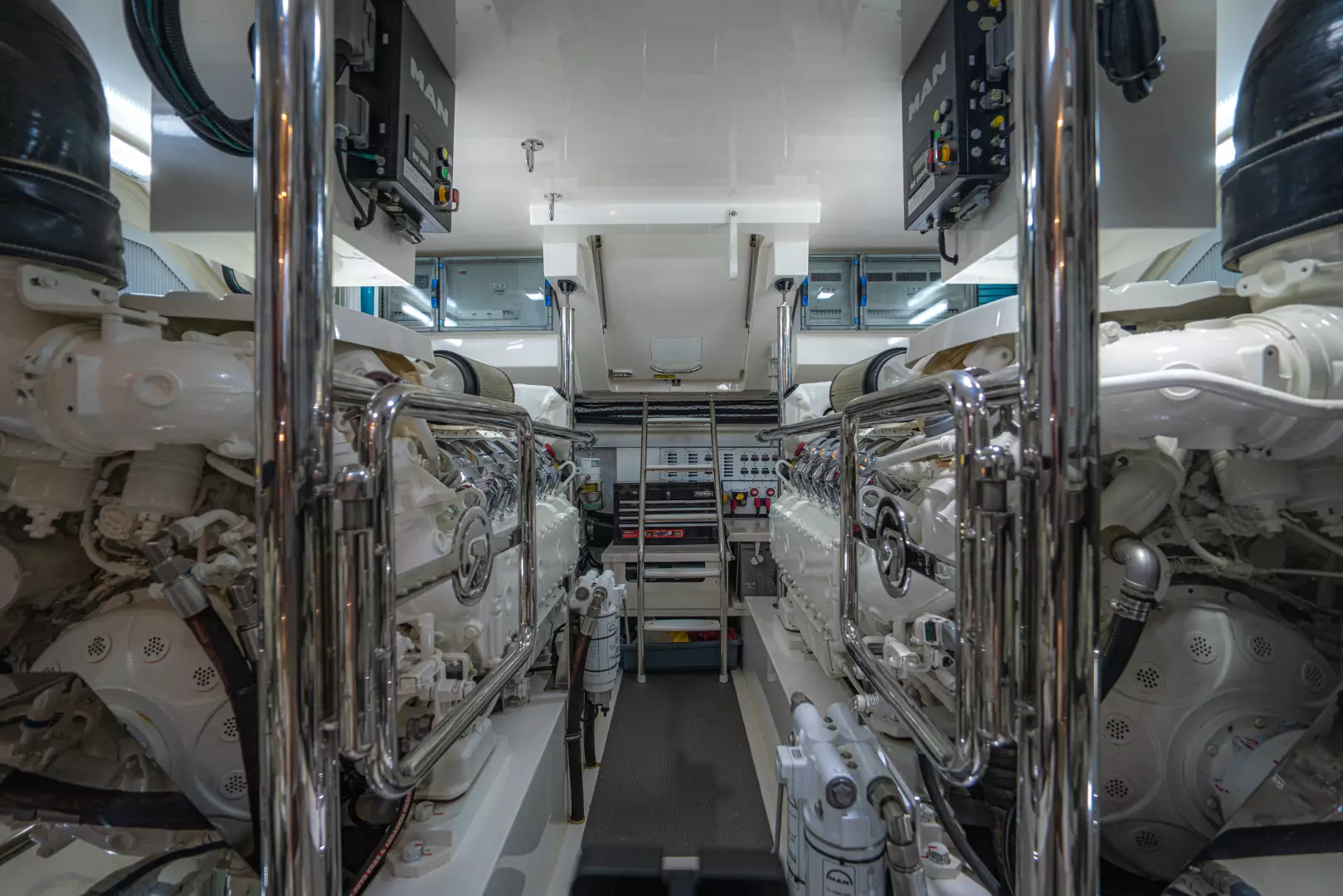2019 Riviera 68 Sport Motor Yacht - Image 31