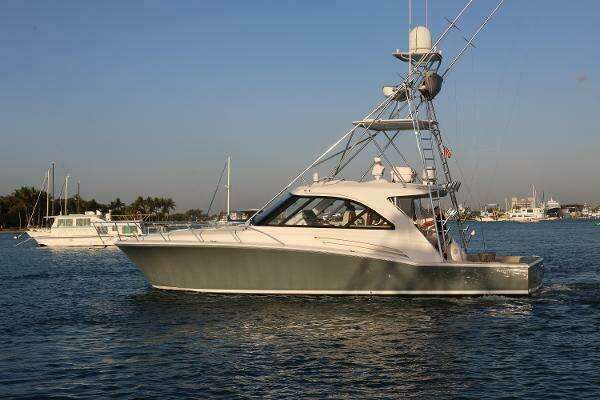 2018 Hatteras 45 Express Sportfish - Image 1