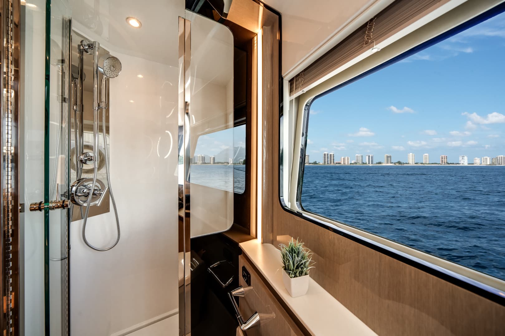2026 Cruisers Yachts 57 FLY - Image 59