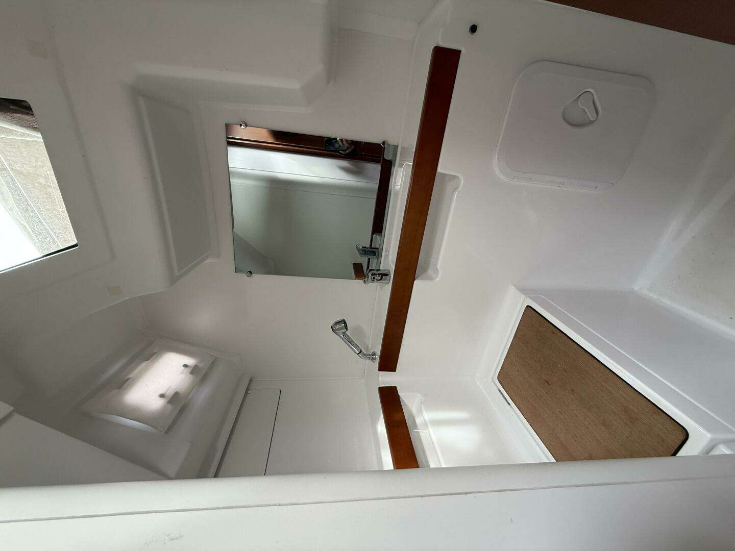2018 Beneteau Oceanis 35.1 - Image 10
