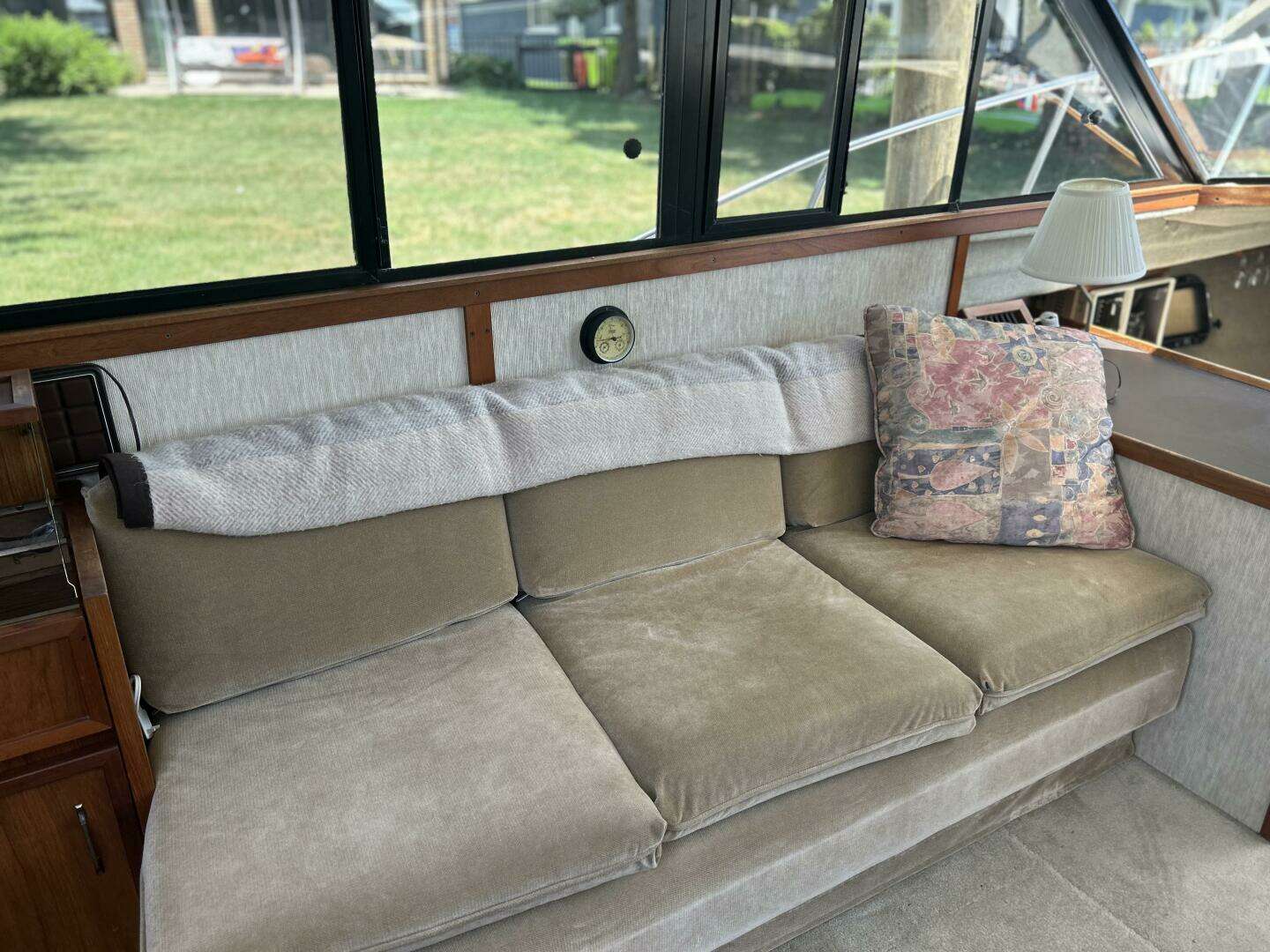 1985 Carver 3207 - Image 25