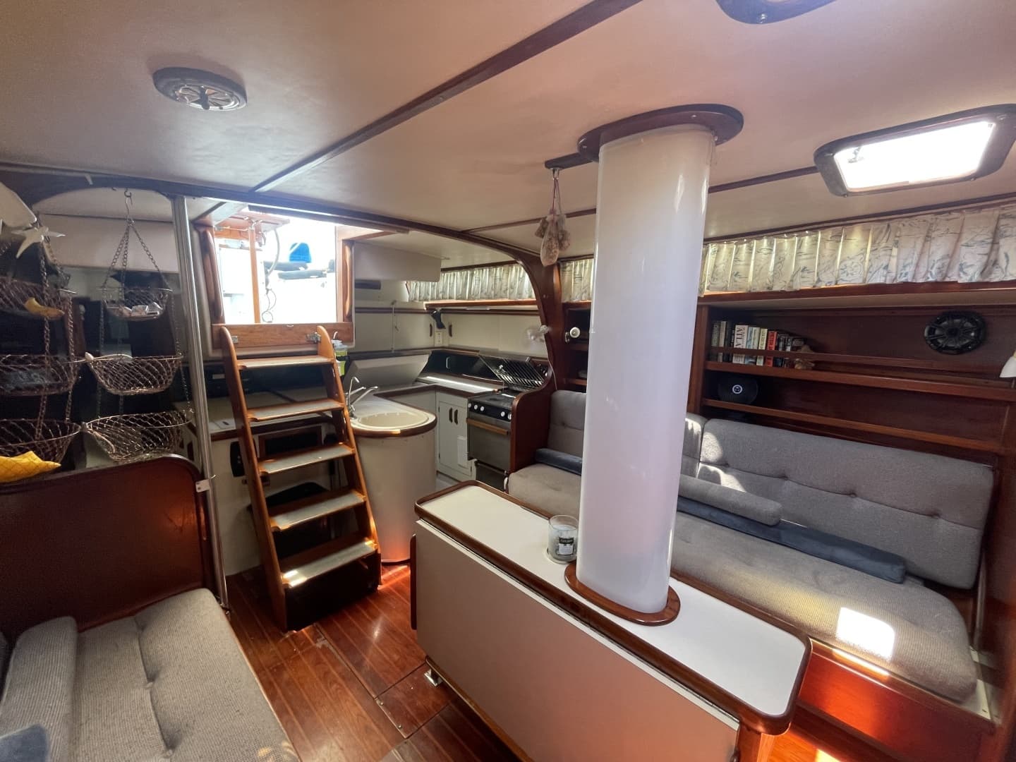 1986 Gulfstar Hirsch 45 - Image 18