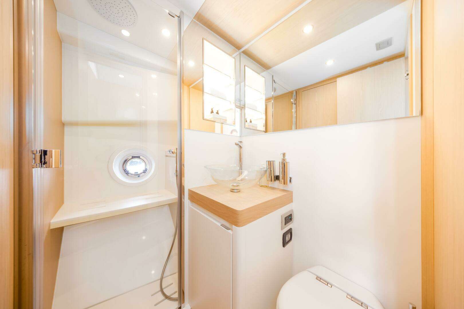 2021 Solaris 48 Open - Image 40