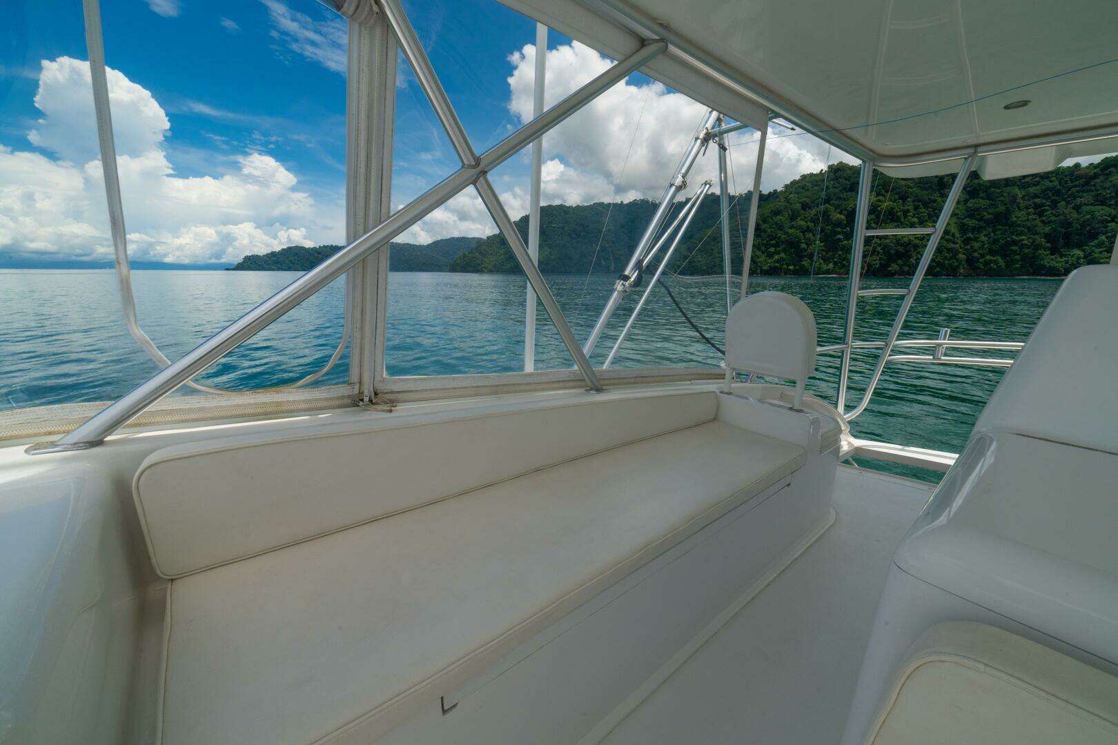 2004 Viking 61 Convertible - Image 15