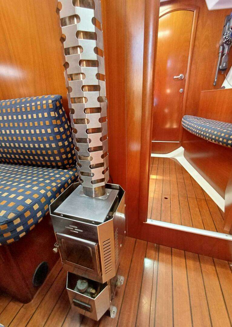 2001 Beneteau 393 - Image 18