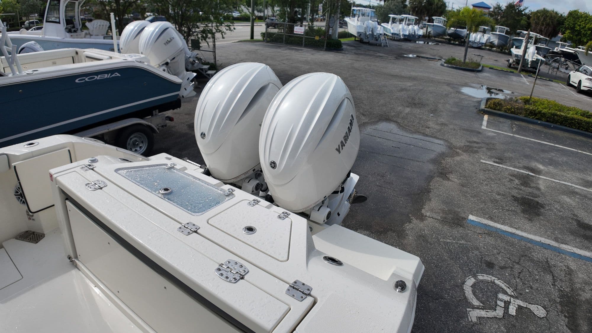 2026 Cobia 245 Center Console - 37