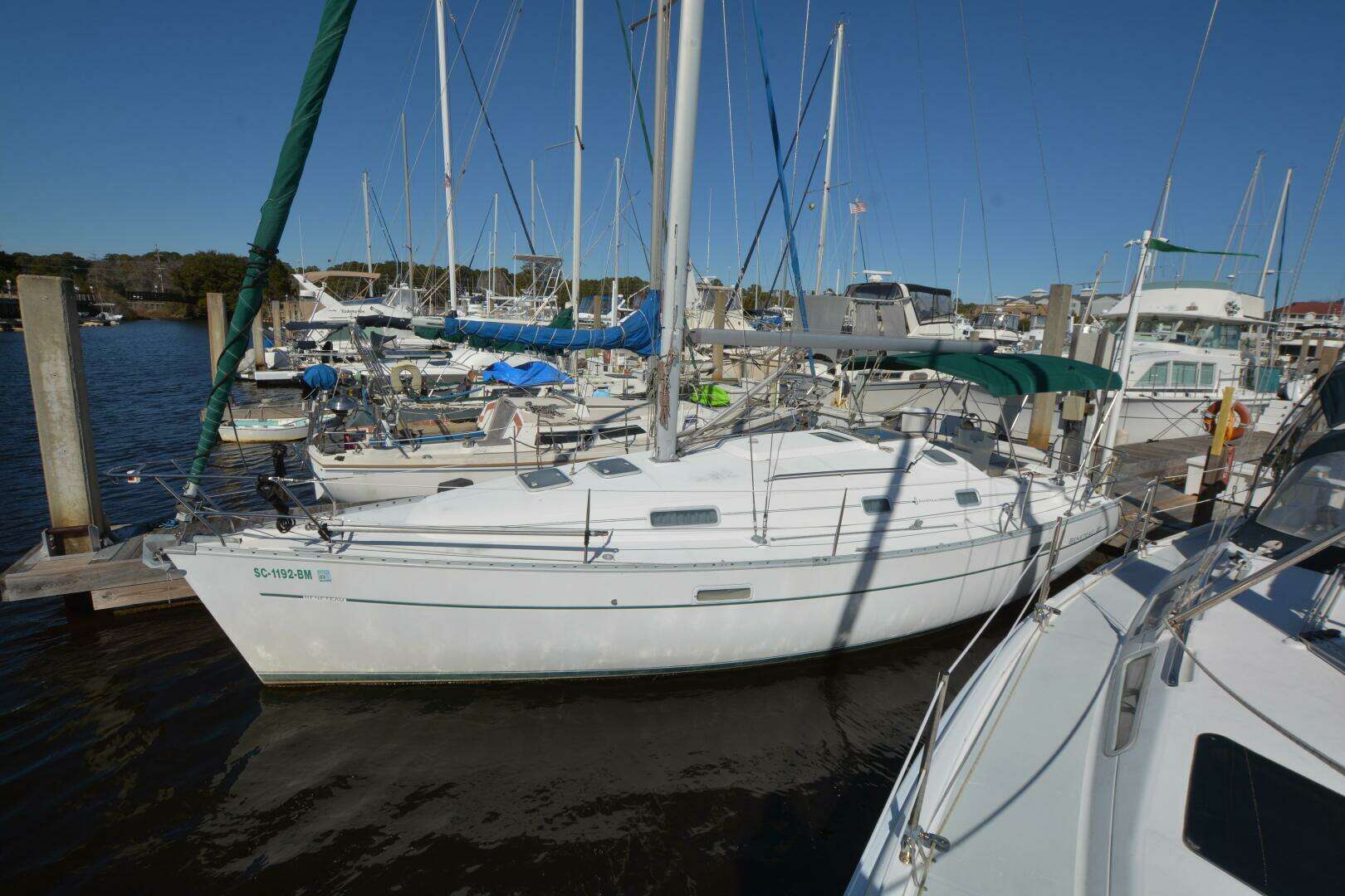 2002 Beneteau Oceanis 331 - Image 2