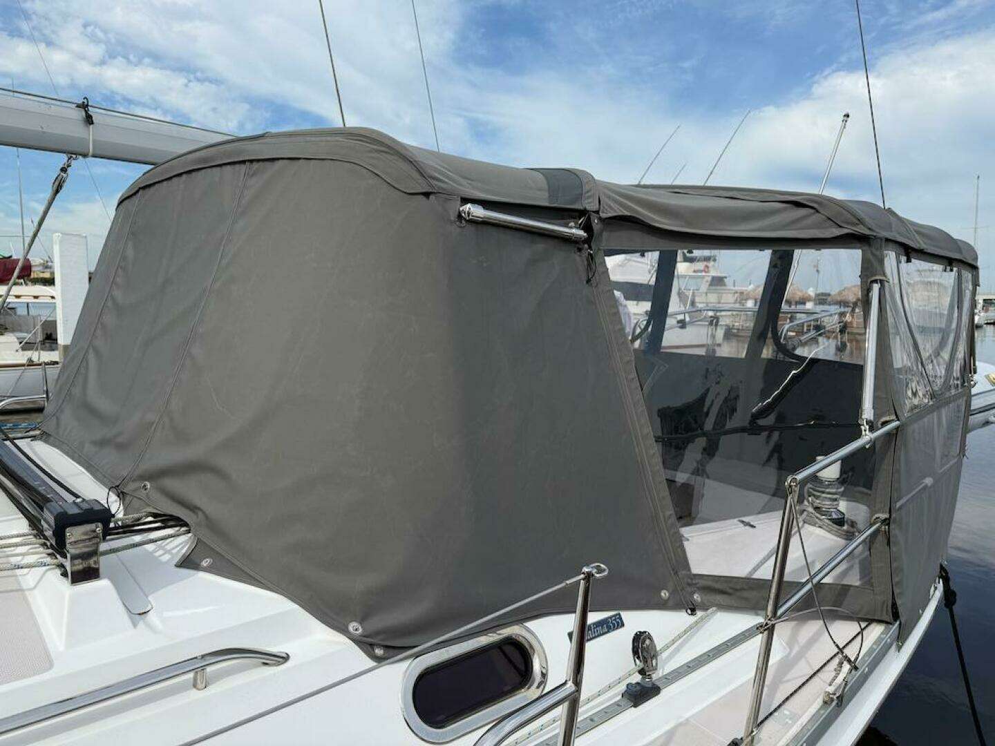 2011 Catalina 355 - Image 16