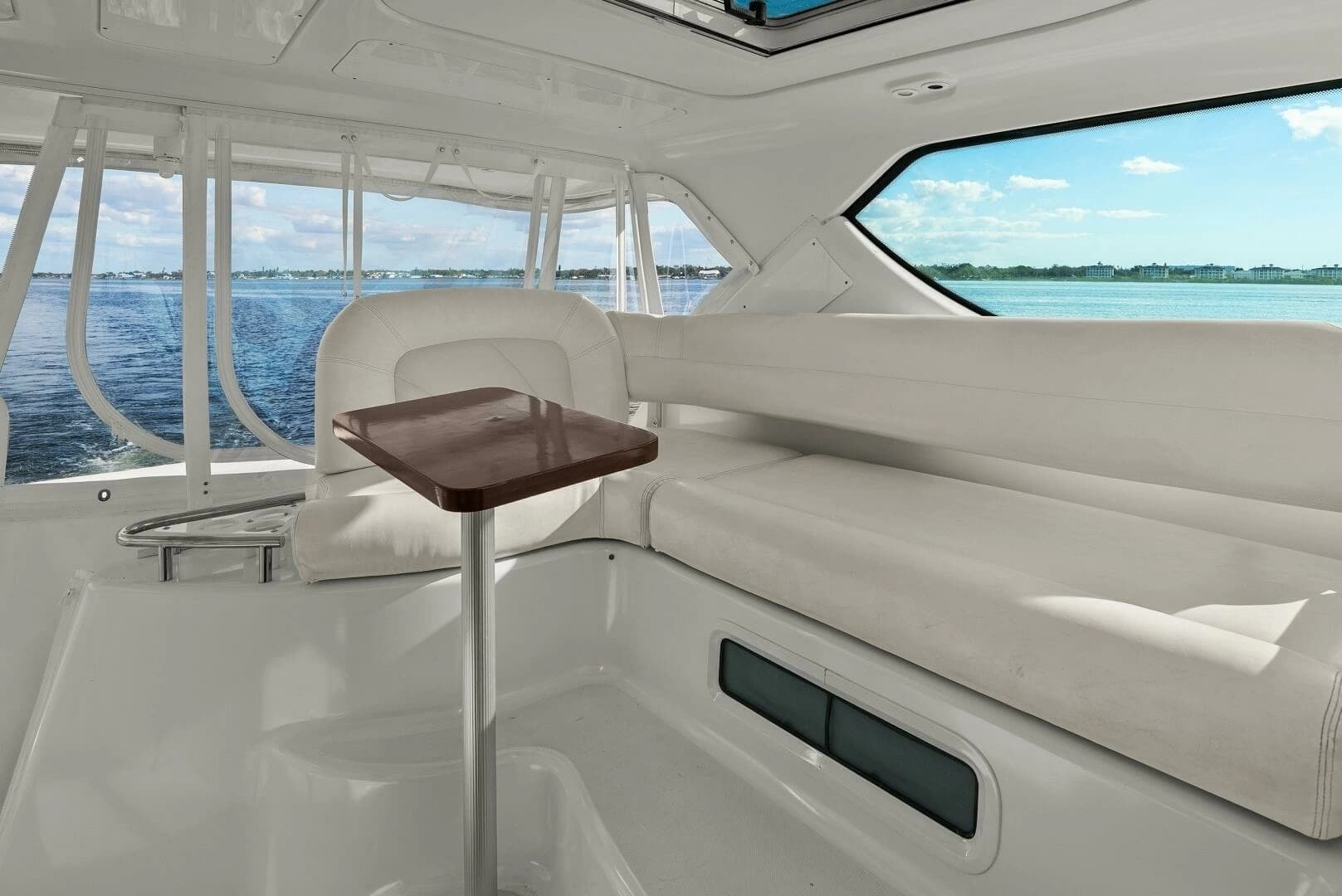 2007 Tiara Yachts 4300 Sovran - Image 14