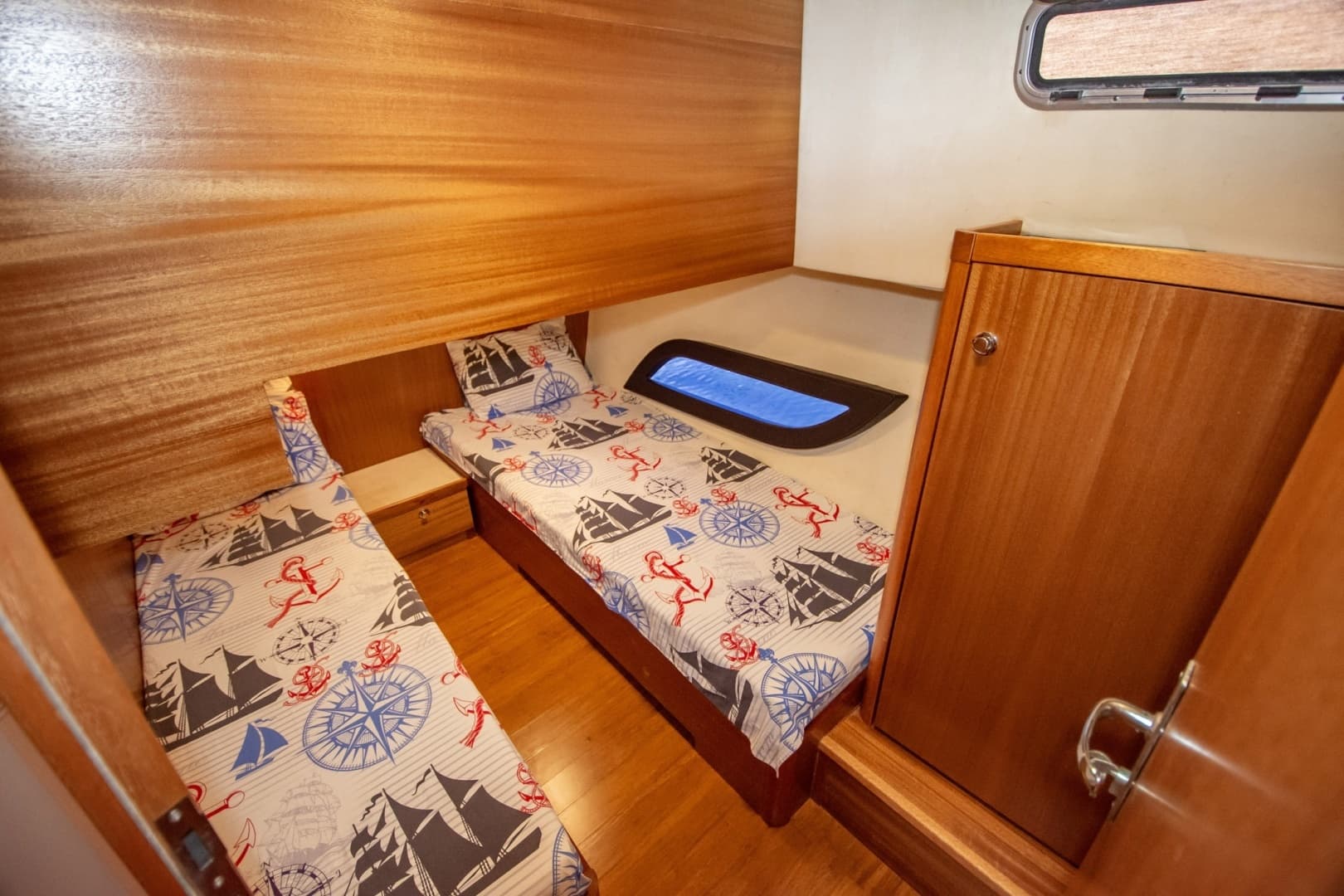 2019 Monachus Issa 45 Issa - Image 16