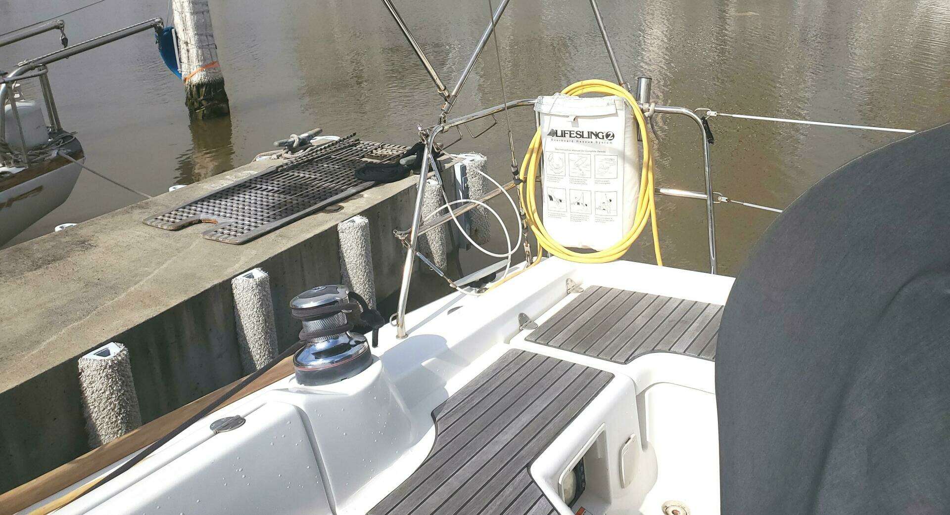 2015 Beneteau Oceanis - Image 10