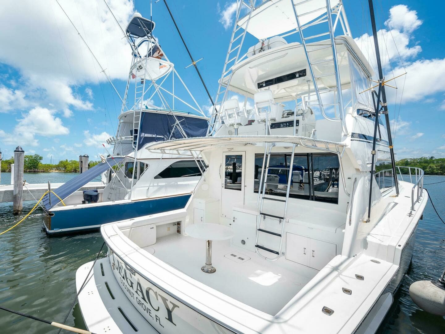 1992 Hatteras 50 Convertible - Image 11