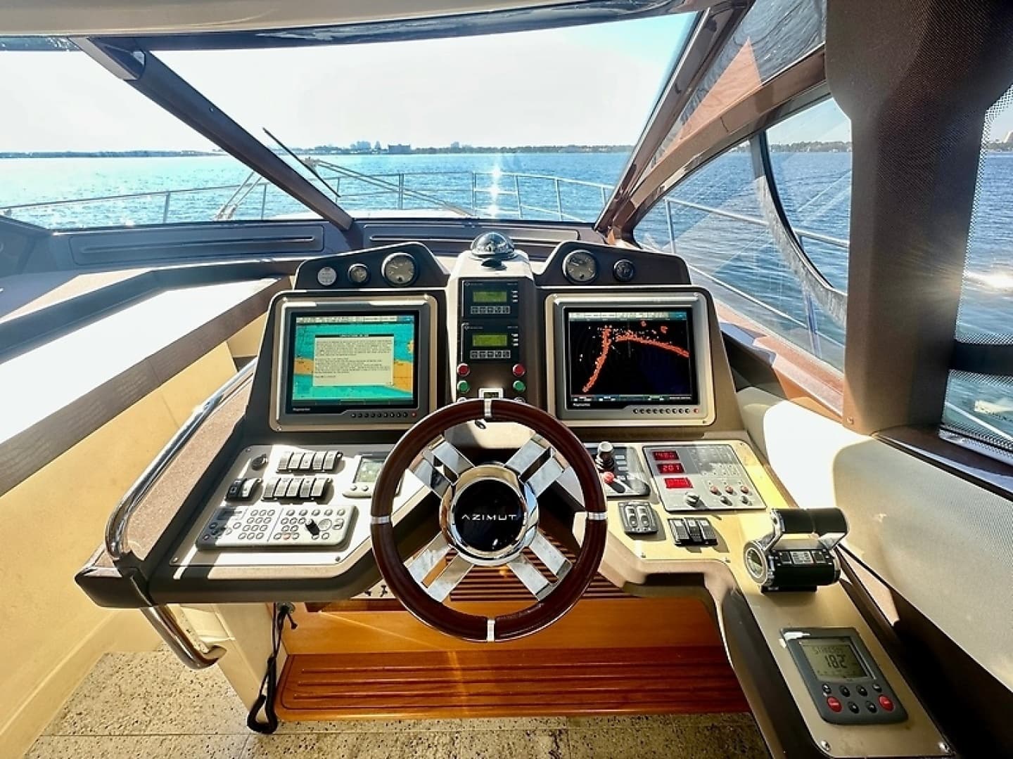 2011 Azimut FlyBridge - Image 21