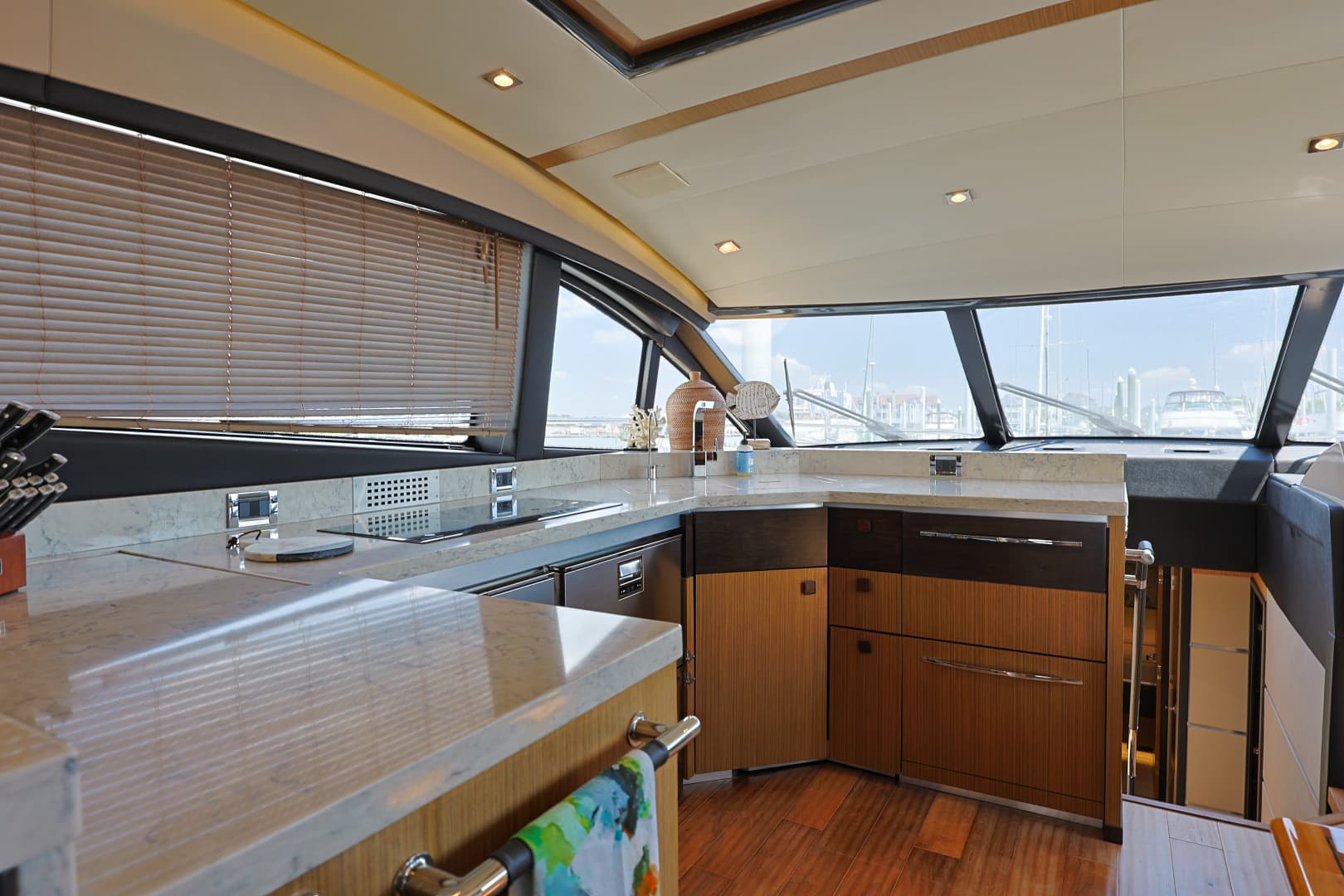 2017 Sea Ray L650 Fly - Image 36