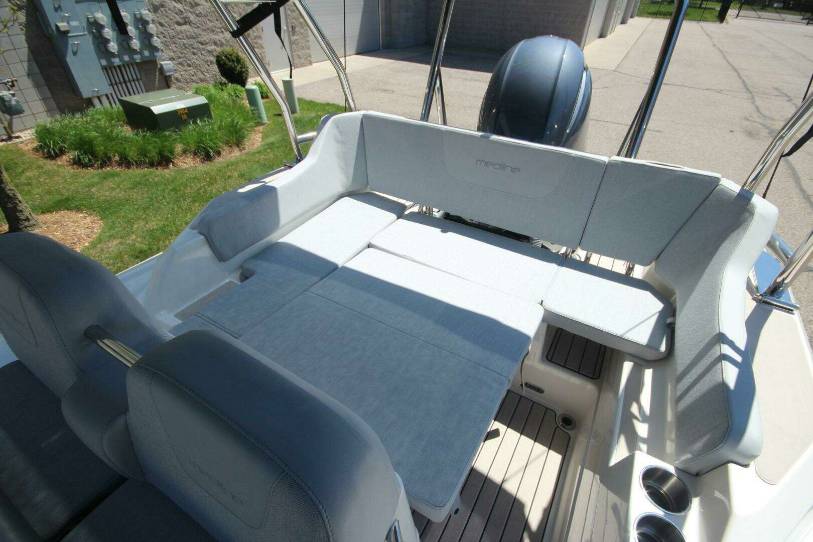2025 Zodiac Medline 6.8 NEO - Image 12