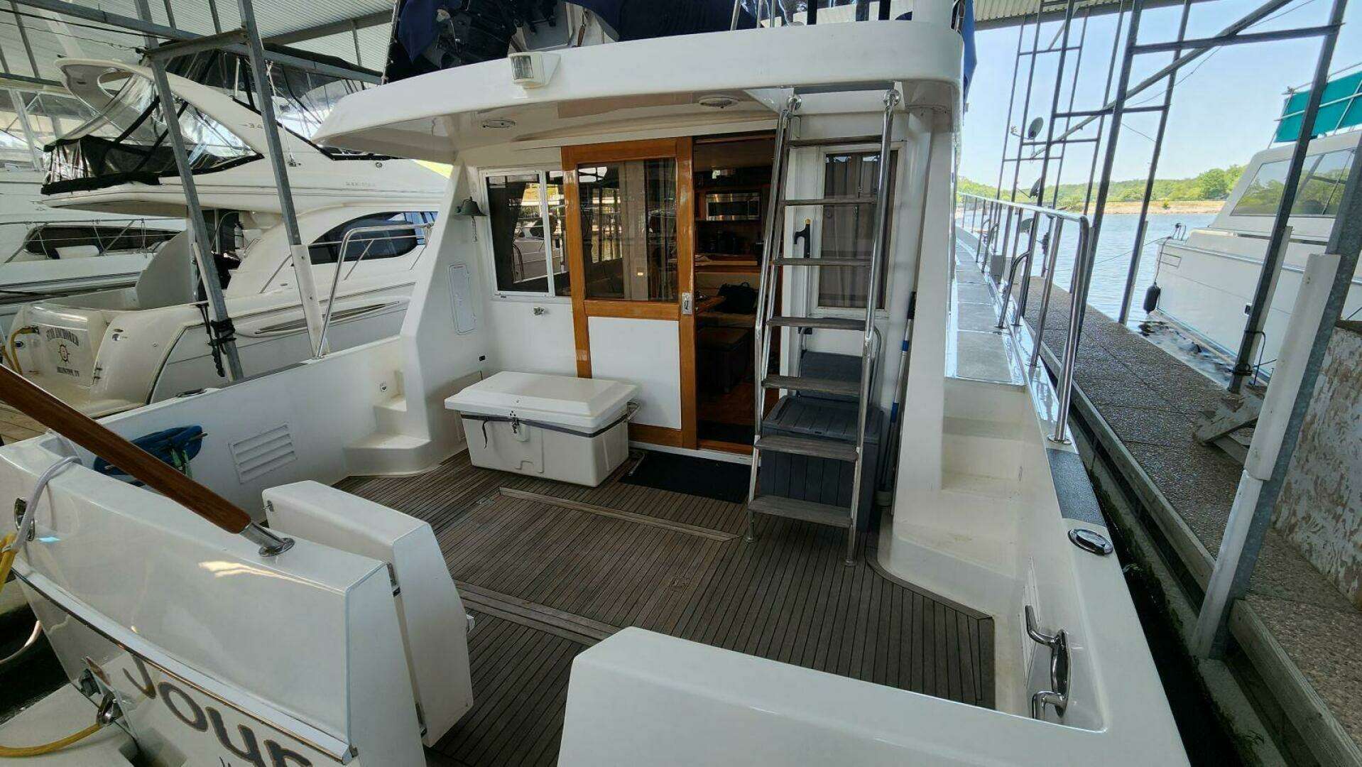 2000 Ocean Alexander 511 Classico - Image 7