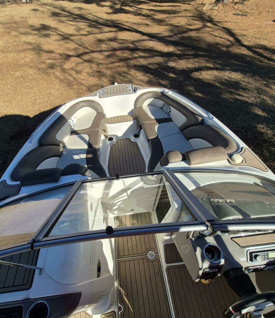 2011 Yamaha Boats 242 Limited S - Image 28