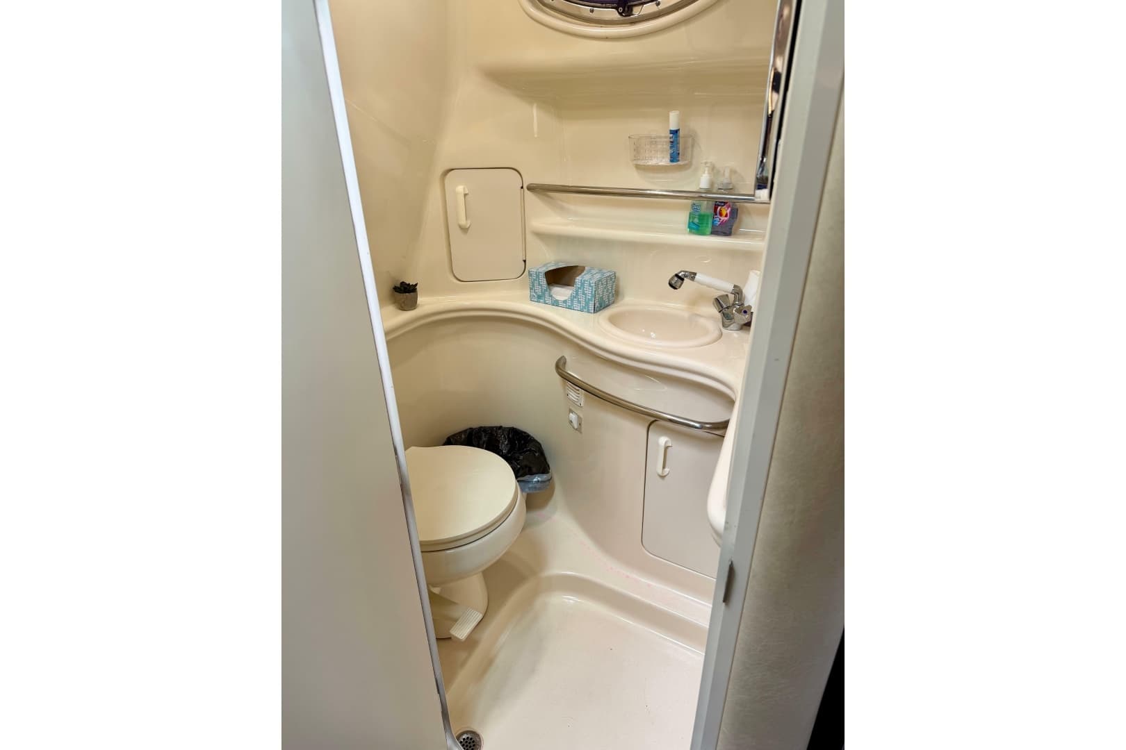 2003 Sea Ray 340 Sundancer - Image 10