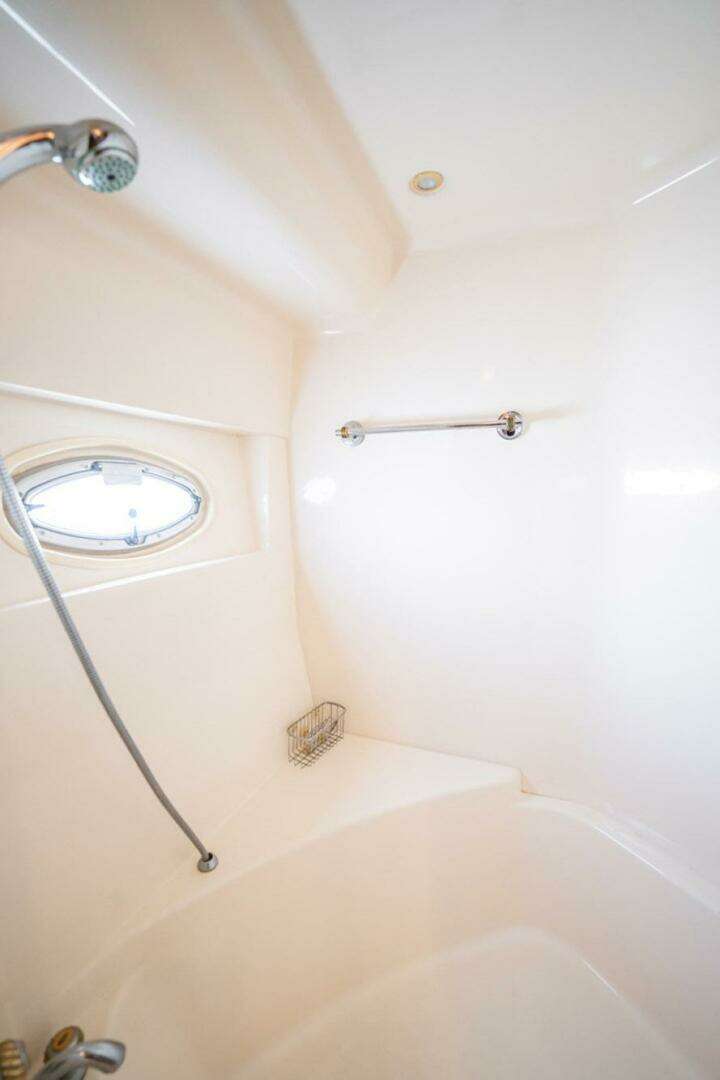 2005 Carver 56 Voyager - Image 36