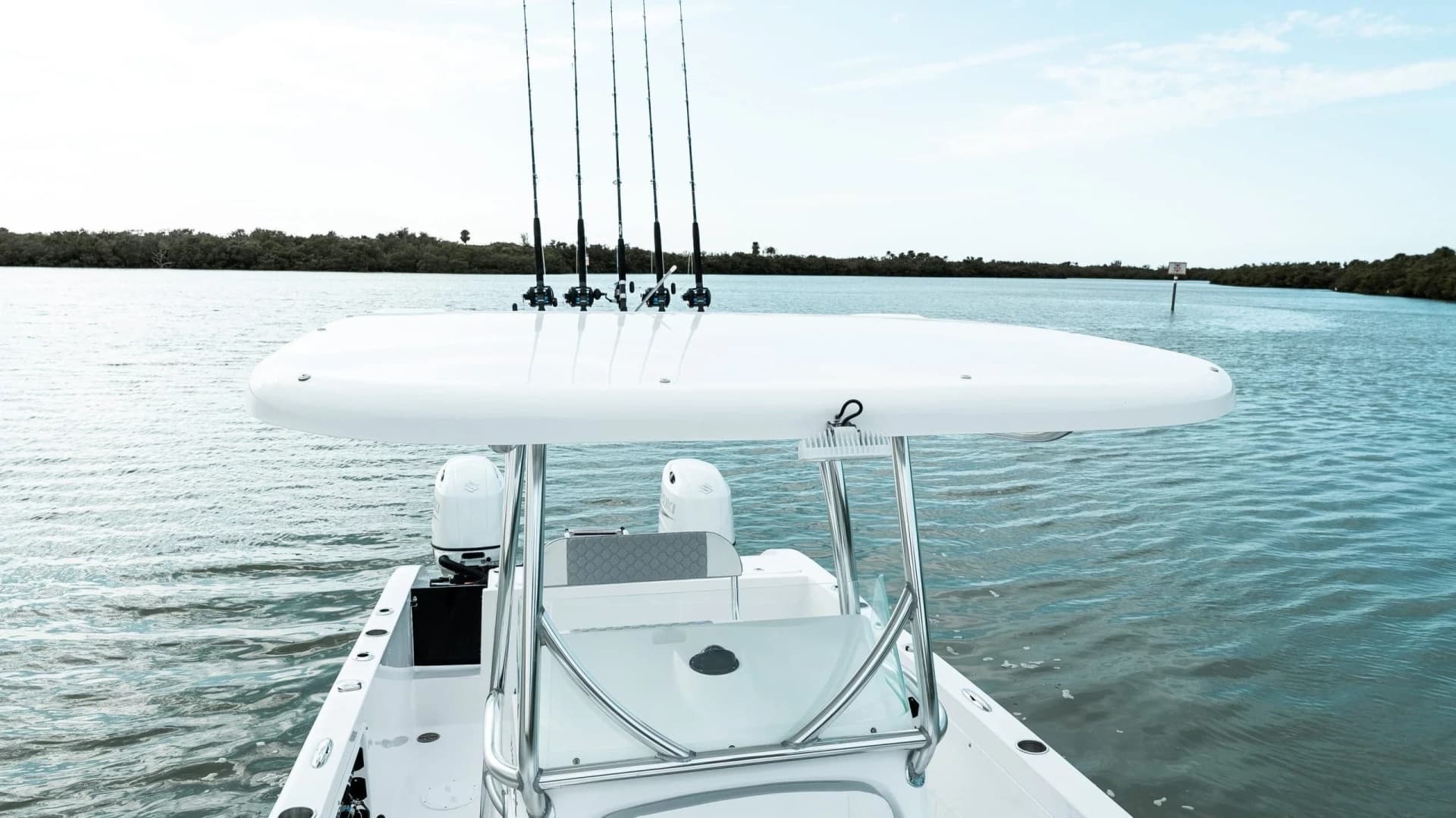 2026 Twin Vee 240 STX CC - Image 12