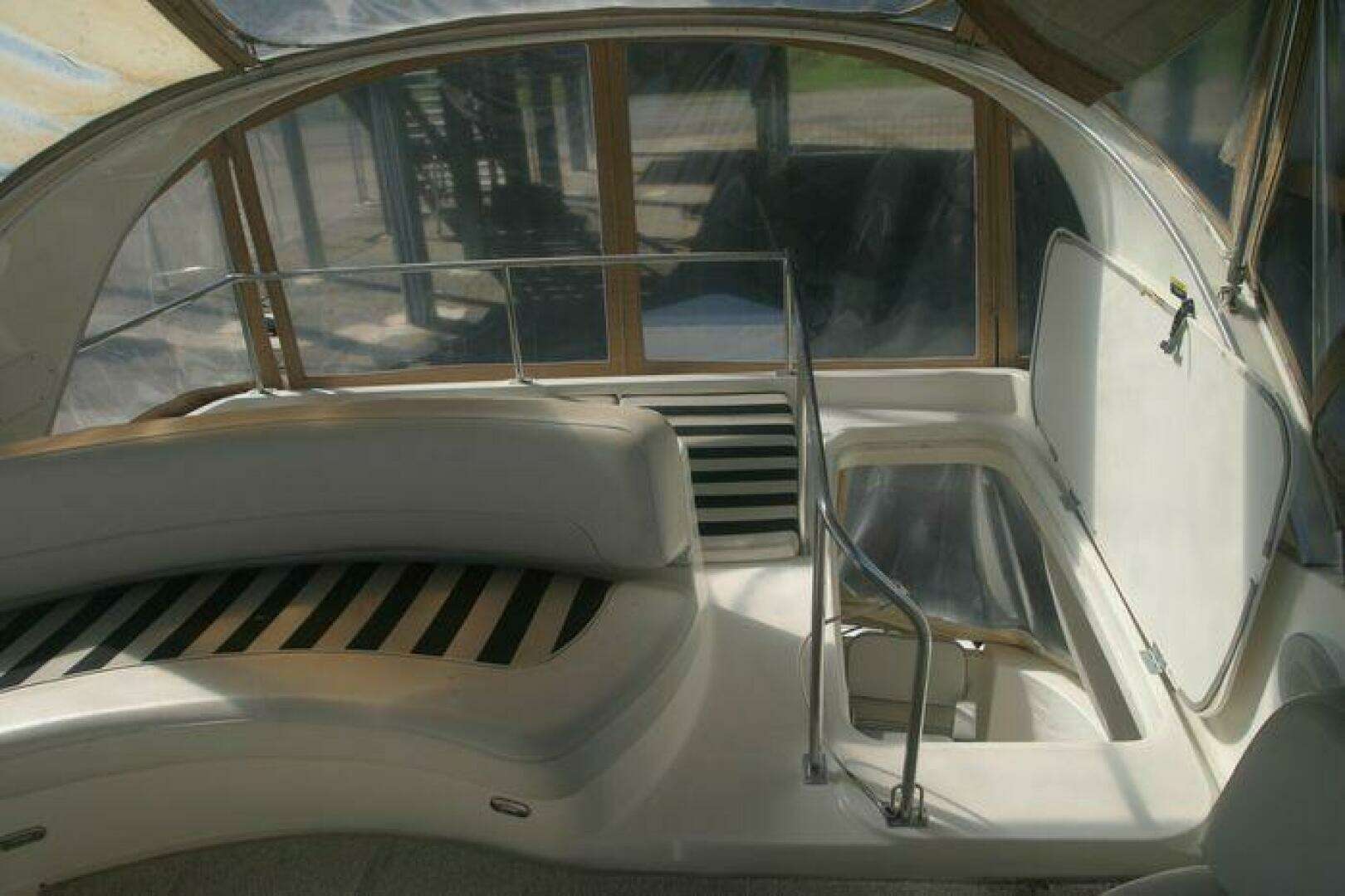 2005 Meridian 411 Sedan - Image 7
