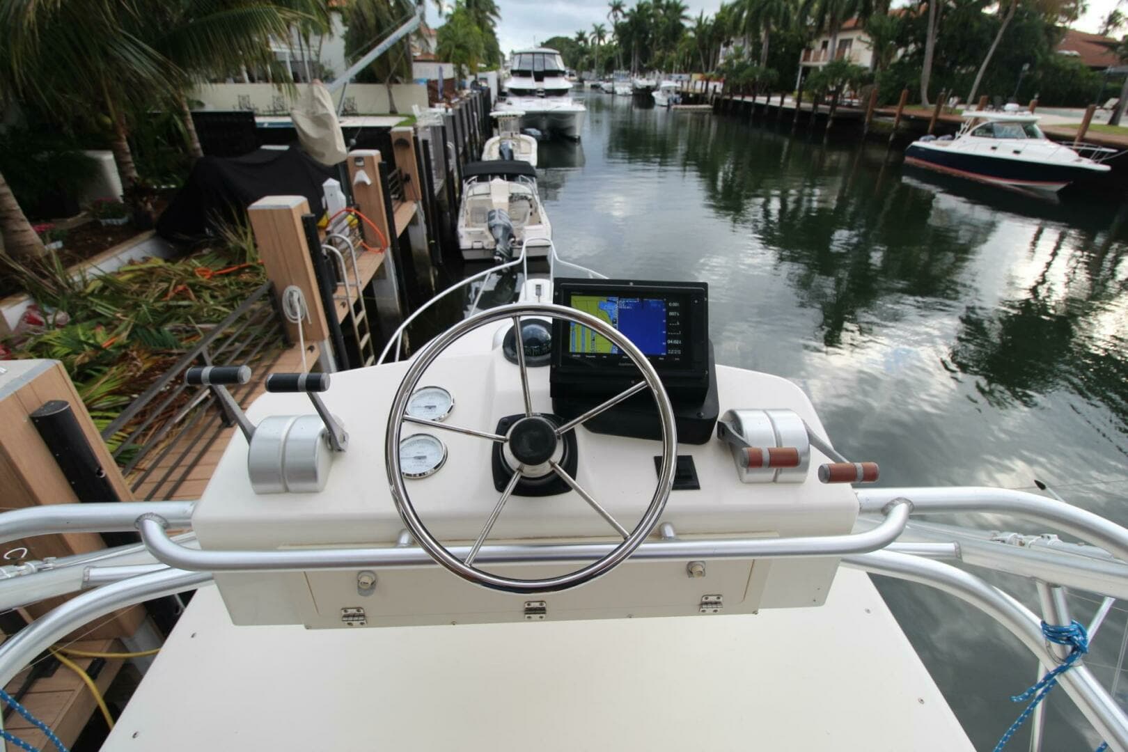 2006 Albemarle 320 Express - Image 21
