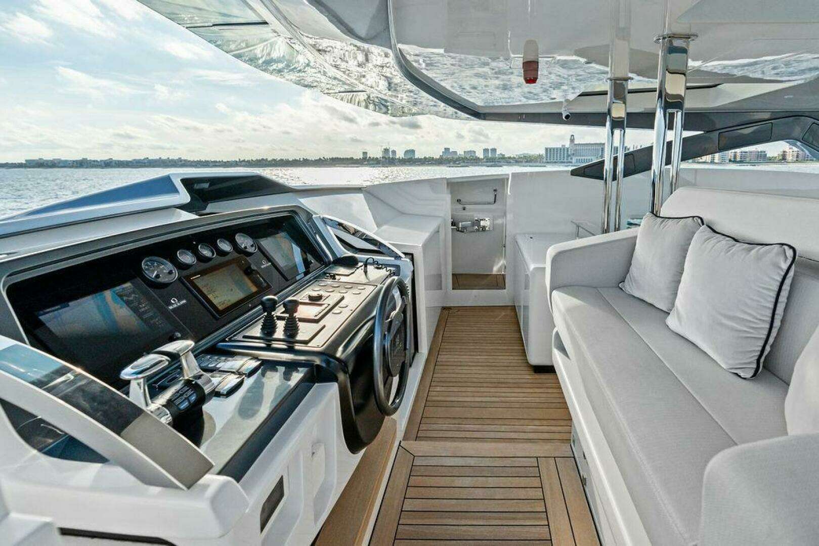 2018 Custom Line CL120 - Image 42