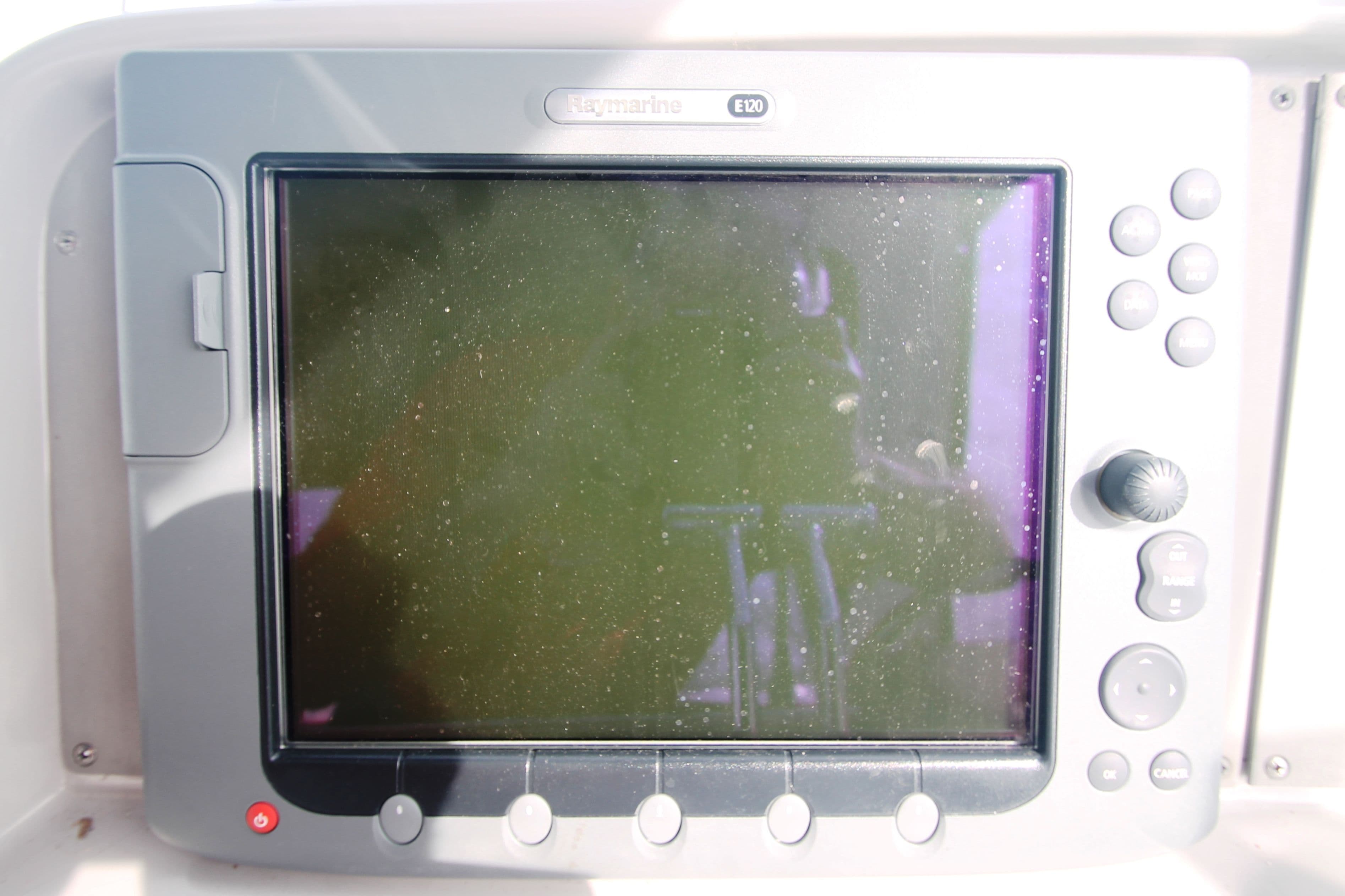 Raymarine E120