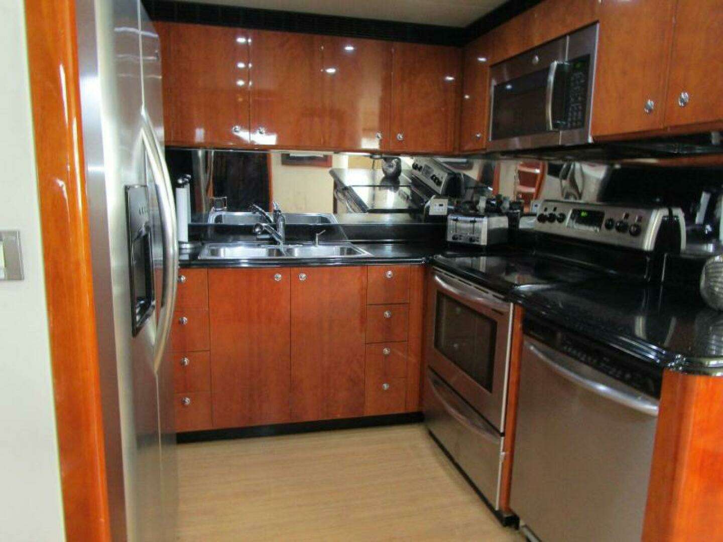 2002 Cheoy Lee Sport Motor Yacht - Image 15
