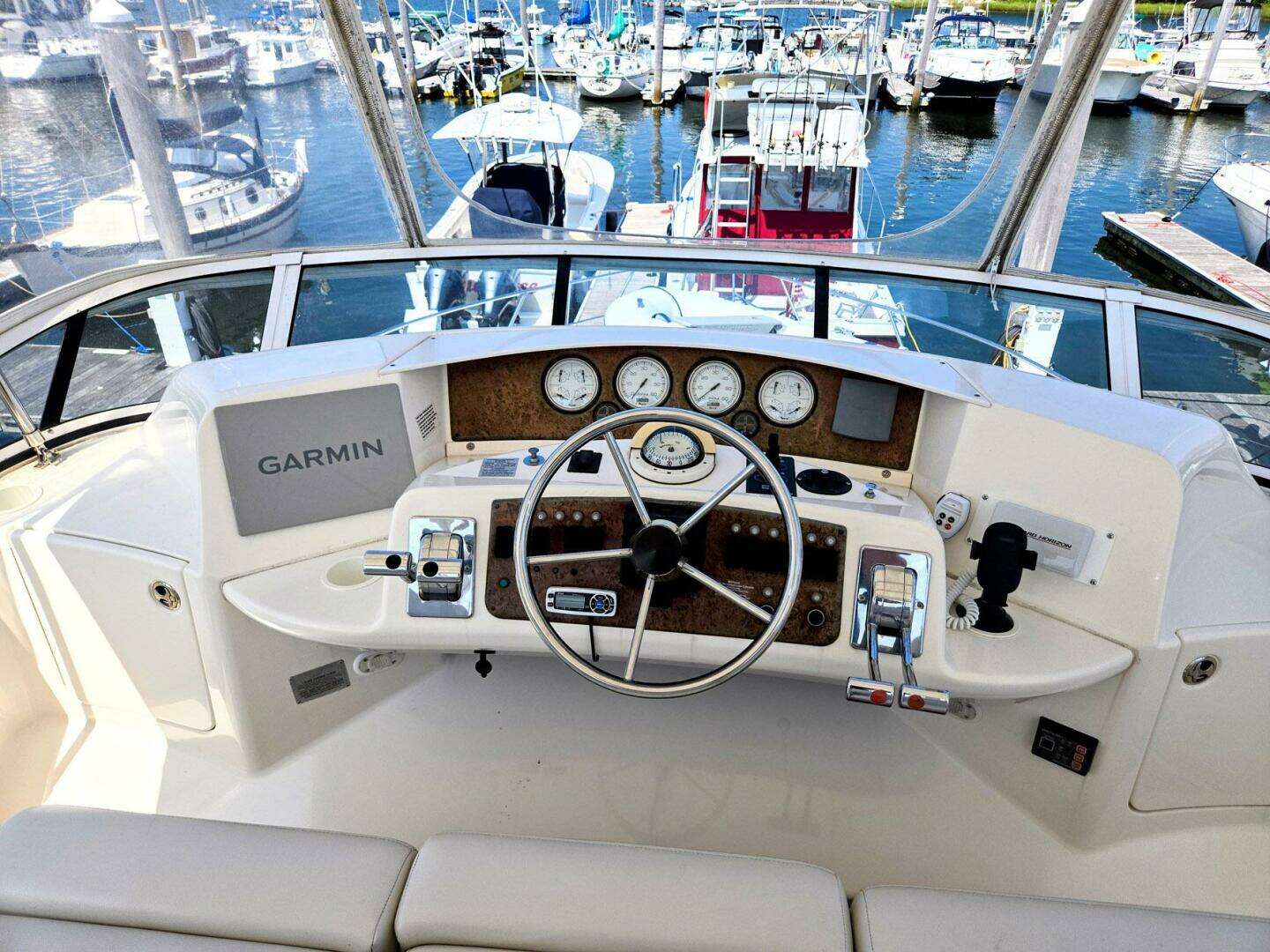 2003 Silverton 392 Aft Cabin Motor Yacht - Image 18