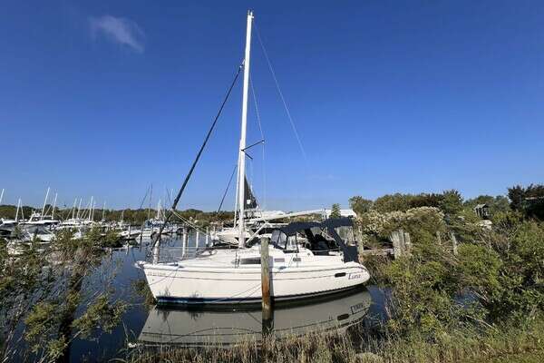 2003 Hunter 306 - Image 1