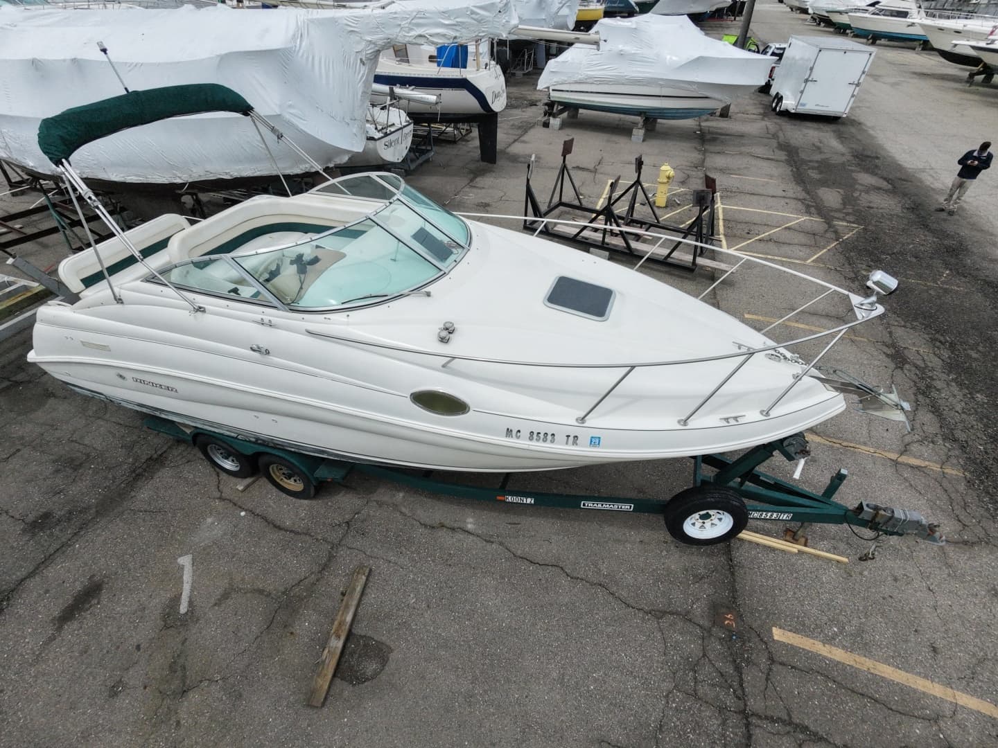 1998 Rinker 266 Fiesta Vee - Image 3