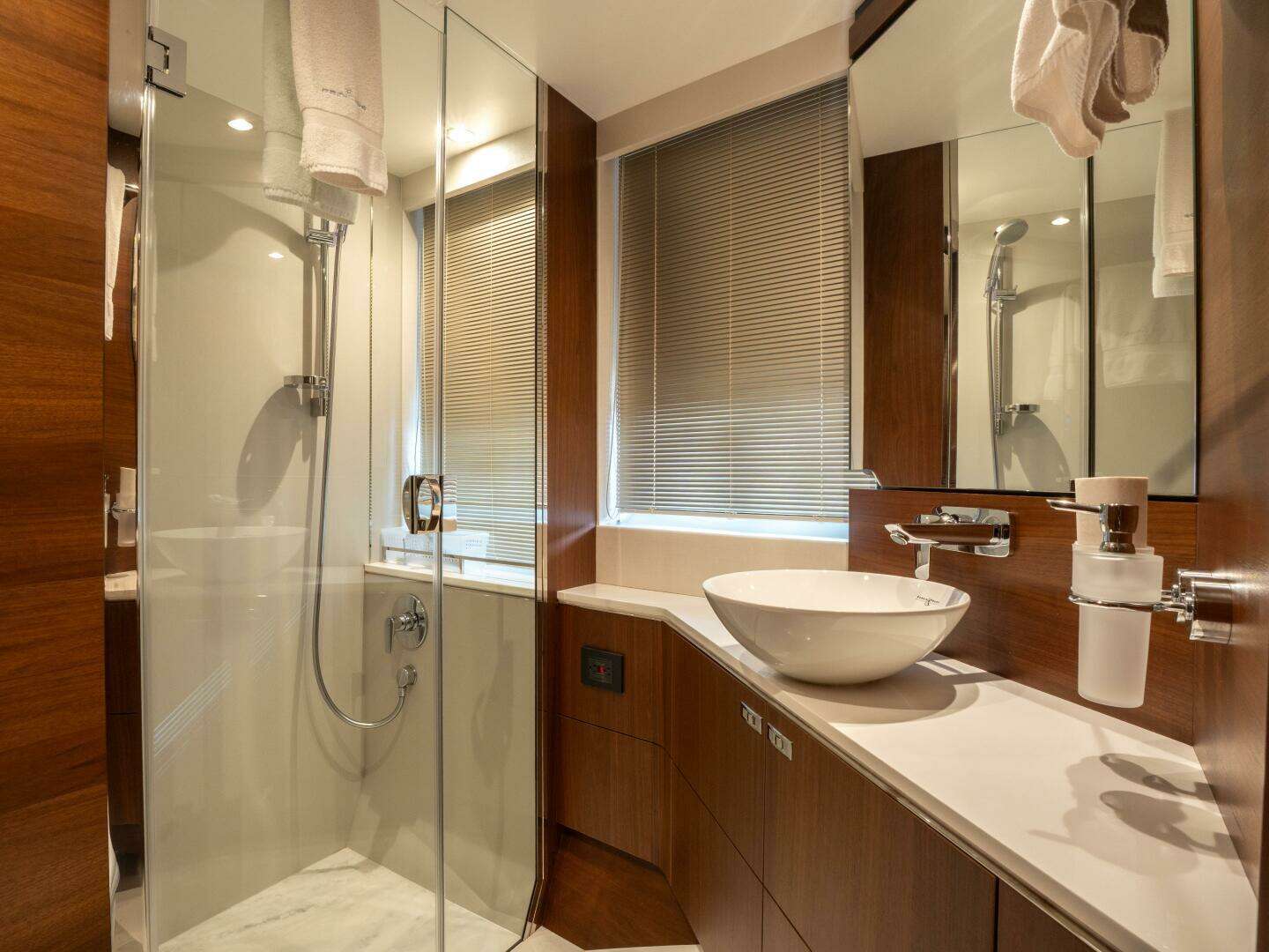 2020 Princess S66 - Image 48
