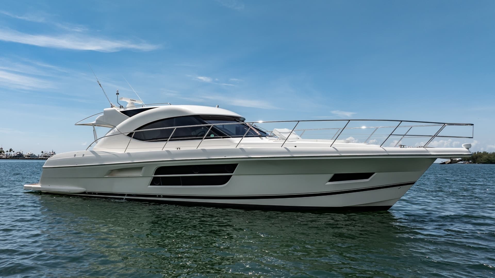 2016 Riviera 5000 Sport Yacht - Image 16